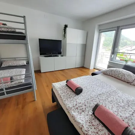 Loyd, Tolmin - Na Soci דירה *