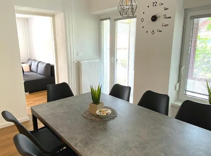 Loyd, Tolmin - Na Soci アパート